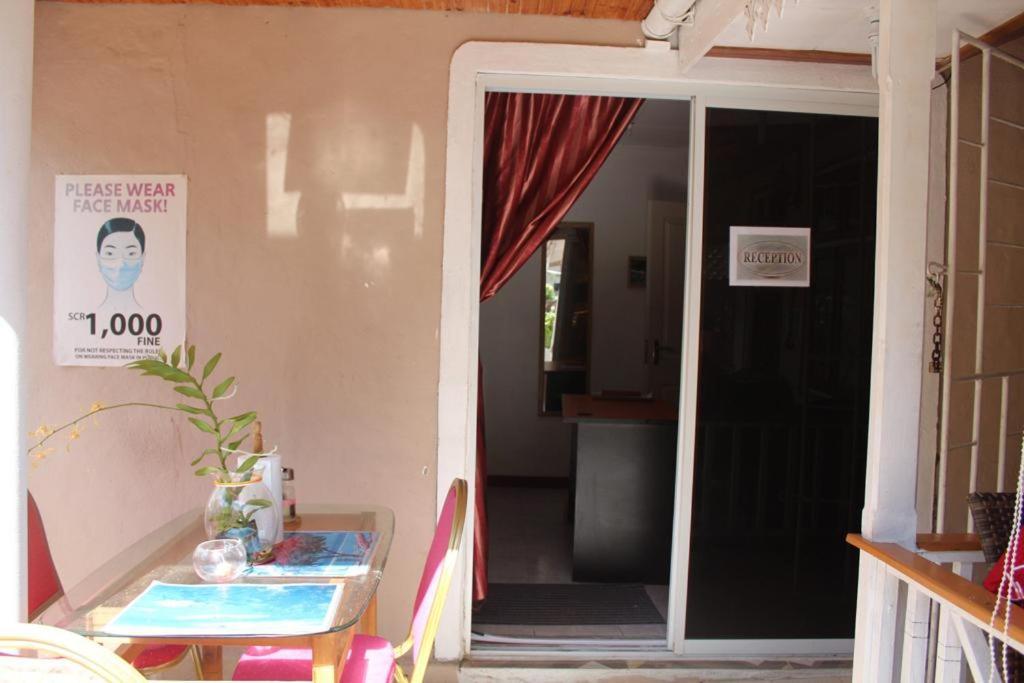 My Corner Guest House Victoria Exteriör bild
